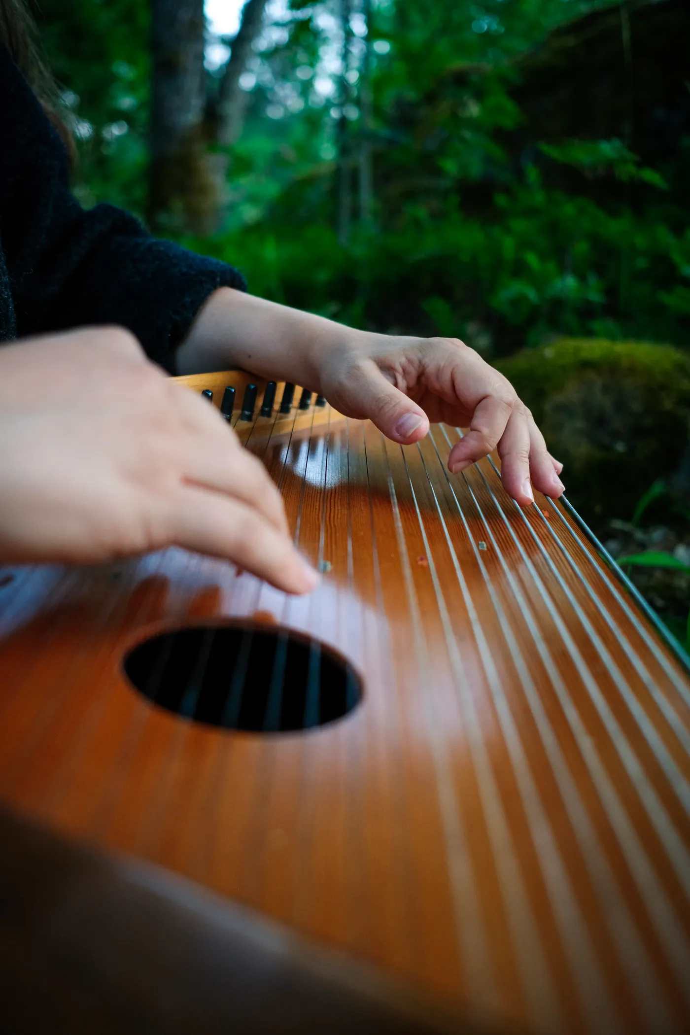 Barbora Xu in performance — photograph 3